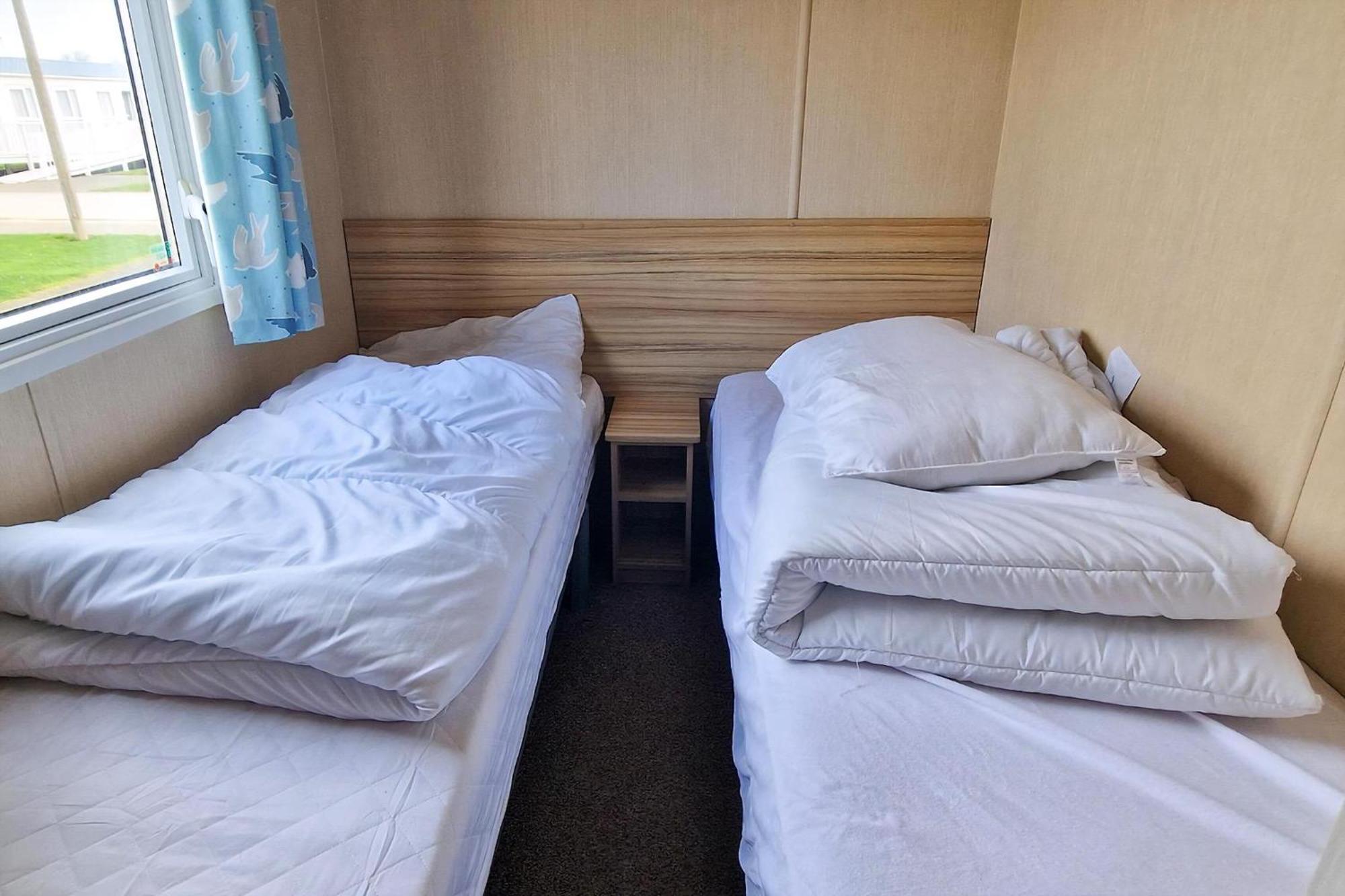 8 Berth Caravan For Hire At Manor Park Near To A Great Beach Ref 23041C Hunstanton Exterior foto